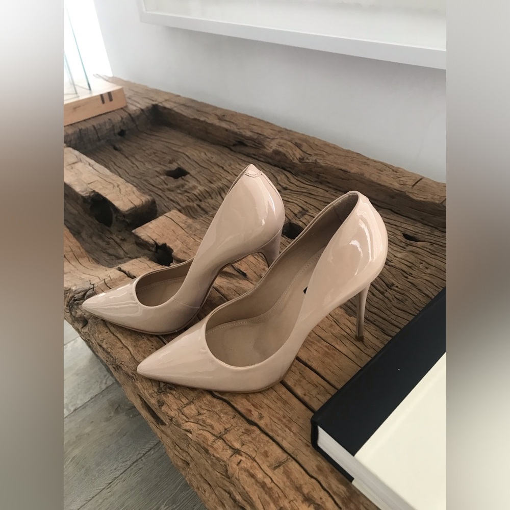 AVA & AIDEN Elegant Nude Patent Leather Stiletto Heels NWT - Picture 4 of 5